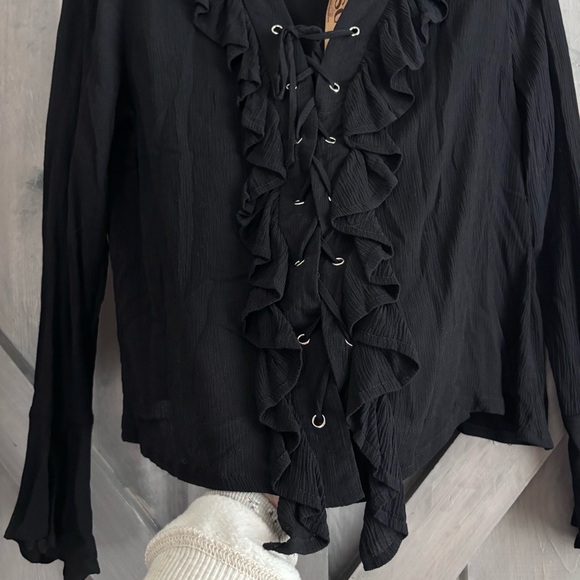 Skully Stunning Lace up Ruffle Black Blouse Western Bell Sleeve Sexy witchy - Picture 3 of 6